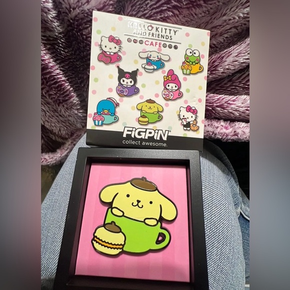 Pompom Enamel Pin - Picture 3 of 3